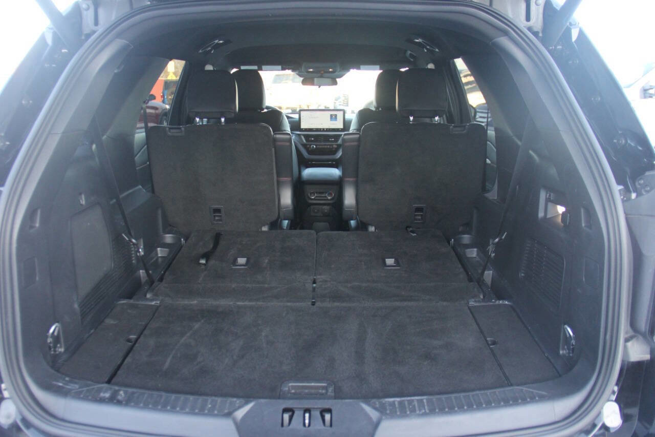 Certified 2025 Ford Explorer ST-Line image 11