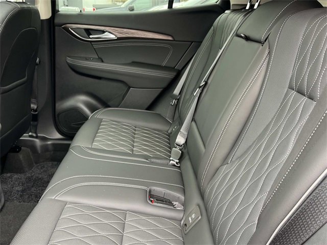 Used 2023 Buick Envision Avenir image 22