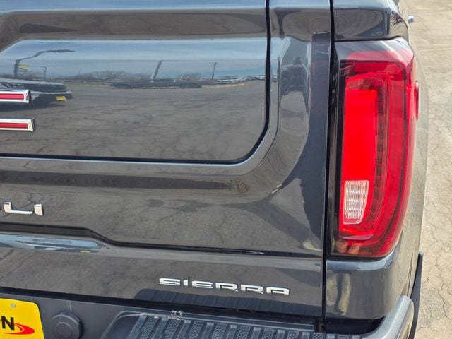 Used 2021 GMC Sierra 1500 Denali w/ Driver Alert Package II AWD/4WD image 11