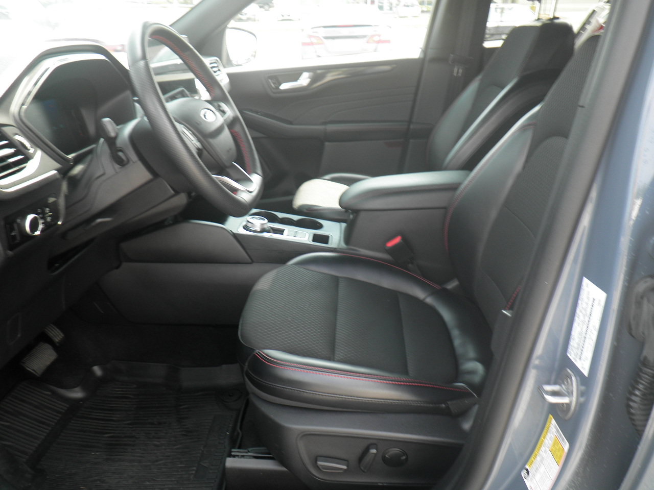 Certified 2025 Ford Escape ST-Line w/ Tech Pack #1 AWD/4WD image 15