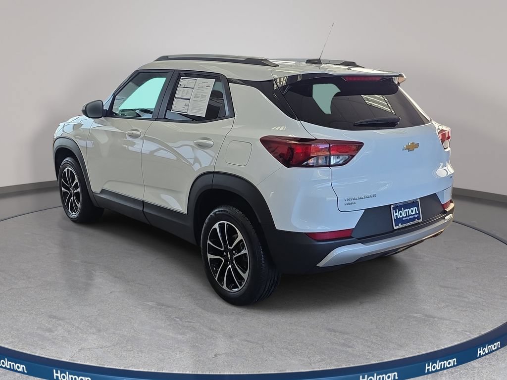 Used 2025 Chevrolet TrailBlazer LT AWD/4WD image 7
