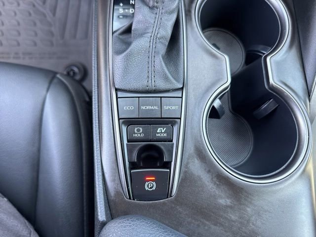 Used 2024 Toyota Camry SE FWD image 30