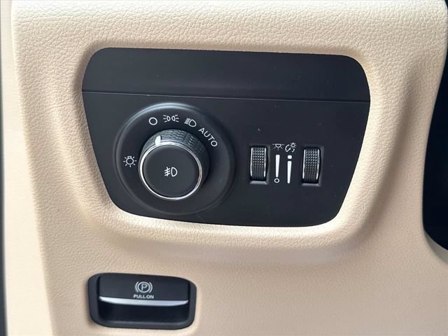 Used 2021 Jeep Grand Cherokee L Limited w/ Luxury Tech Group II AWD/4WD image 18