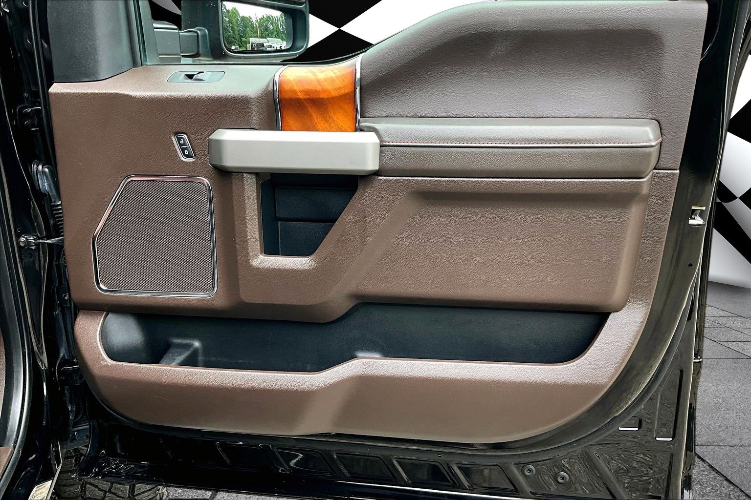 Certified 2018 Ford F250 King Ranch w/ King Ranch Ultimate Package AWD/4WD image 17