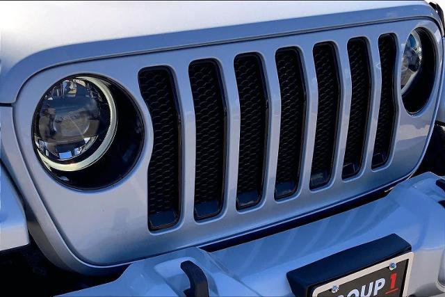 Used 2023 Jeep Wrangler Unlimited Sahara AWD/4WD image 32