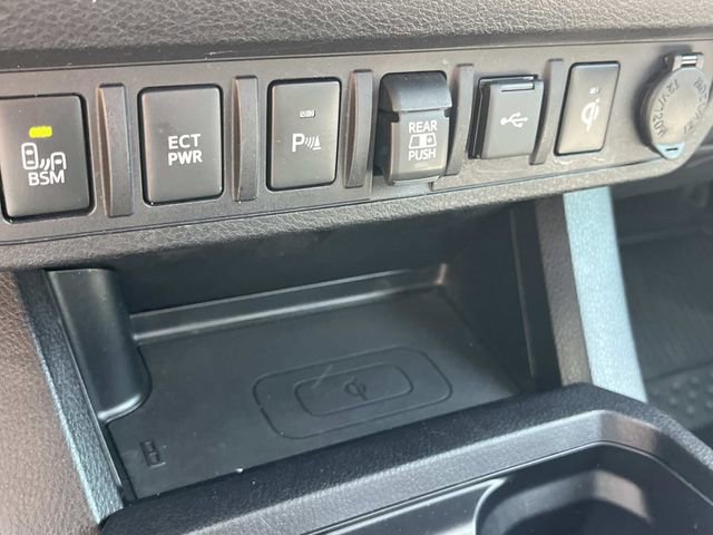 Used 2021 Toyota Tacoma TRD Off-Road w/ Technology Package AWD/4WD image 38