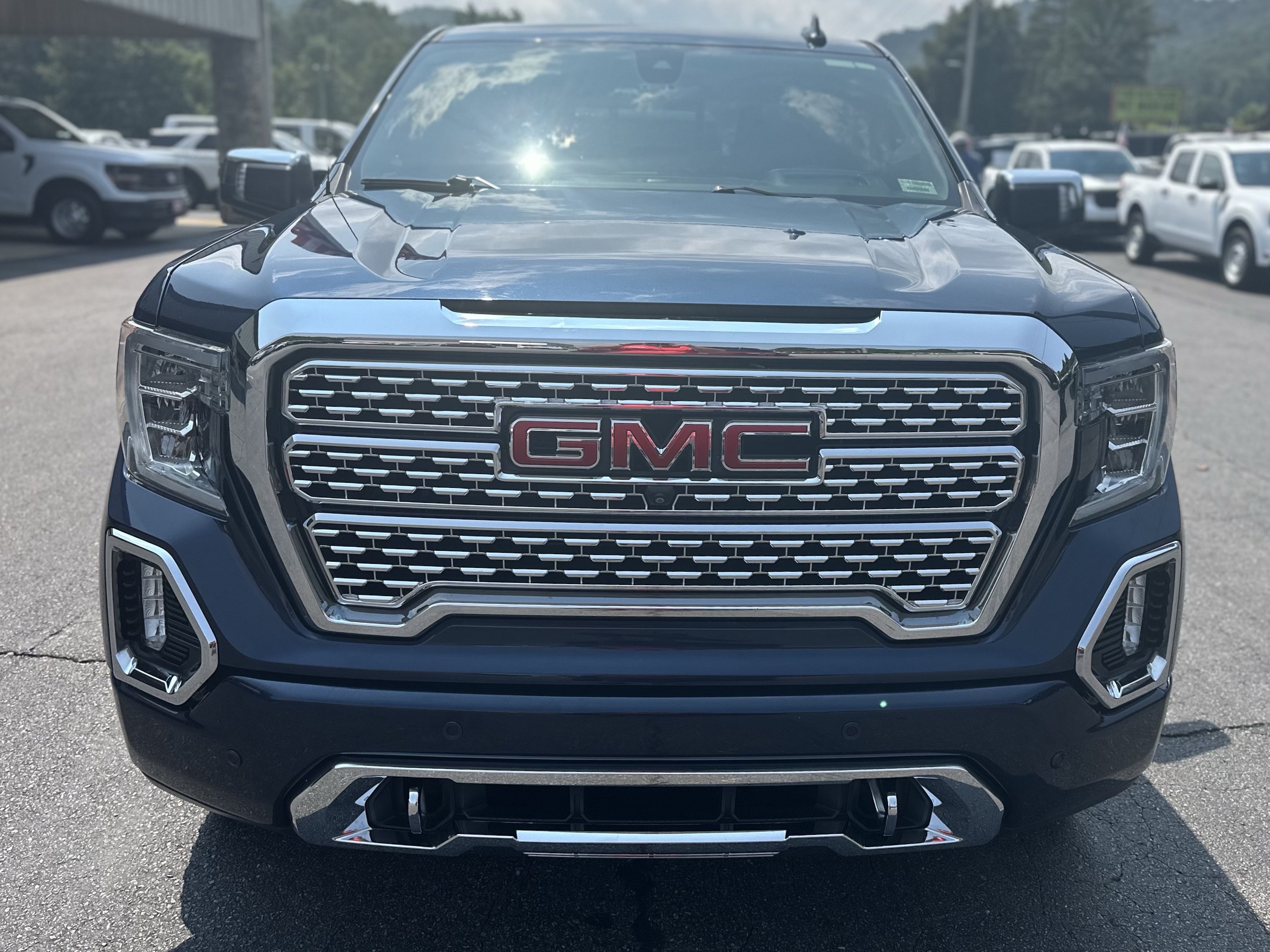Used 2020 GMC Sierra 1500 Denali w/ Denali Ultimate Package AWD/4WD image 3