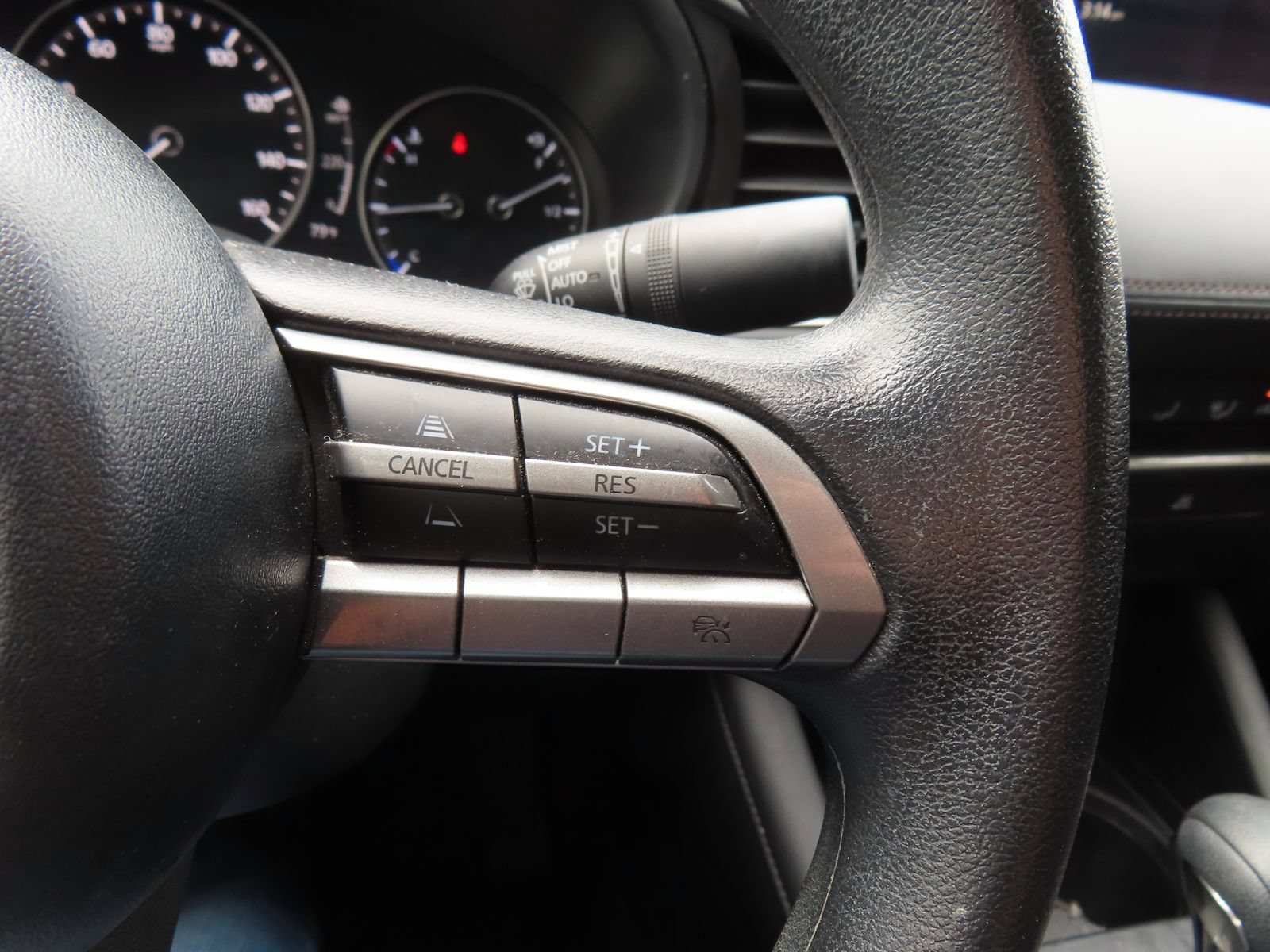 Used 2020 MAZDA MAZDA3 Sedan FWD image 30
