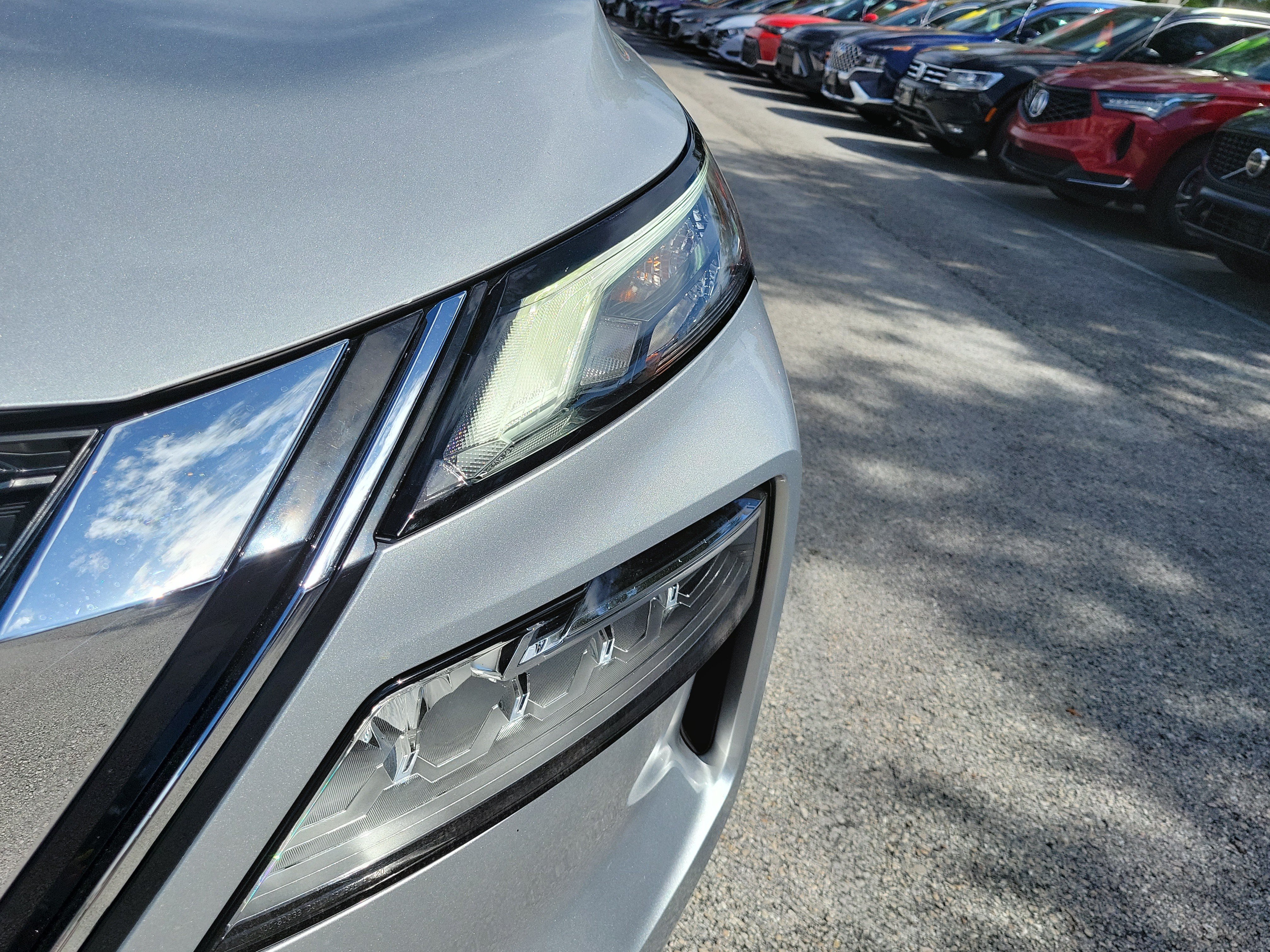 Used 2023 Nissan Rogue SV FWD image 3
