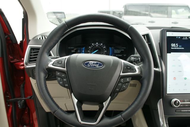 Certified 2022 Ford Edge Titanium w/ Class II Trailer Tow Package image 21