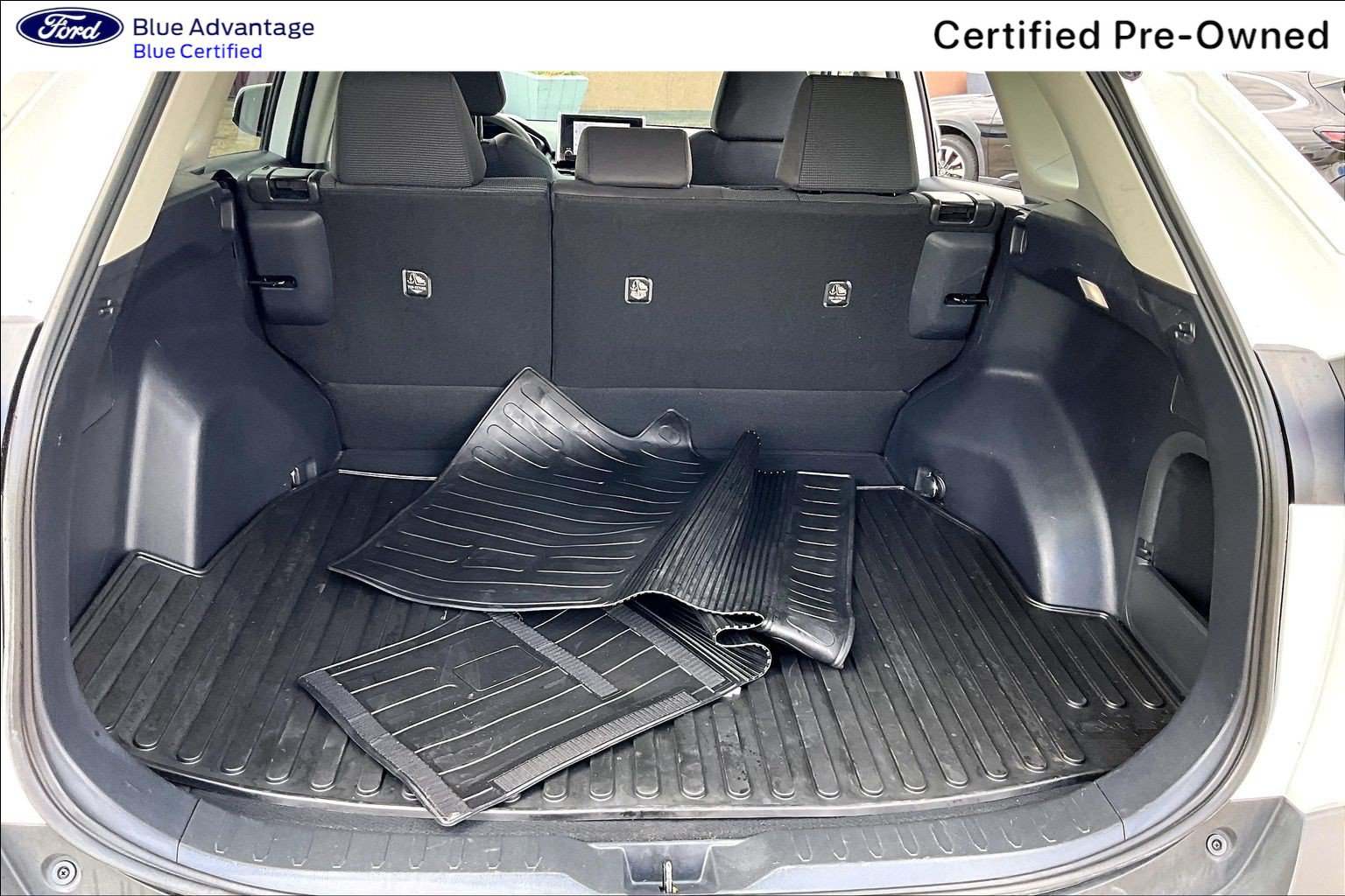 Used 2024 Toyota RAV4 LE AWD/4WD image 19