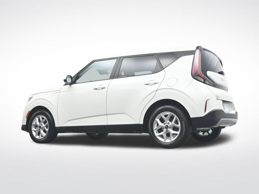 Used 2025 Kia Soul LX w/ LX Technology Package FWD image 38
