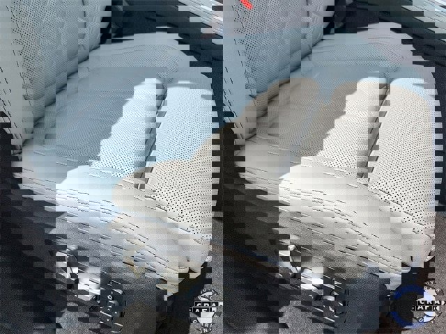 Used 2024 BMW X5 xDrive40i w/ Premium Package image 34