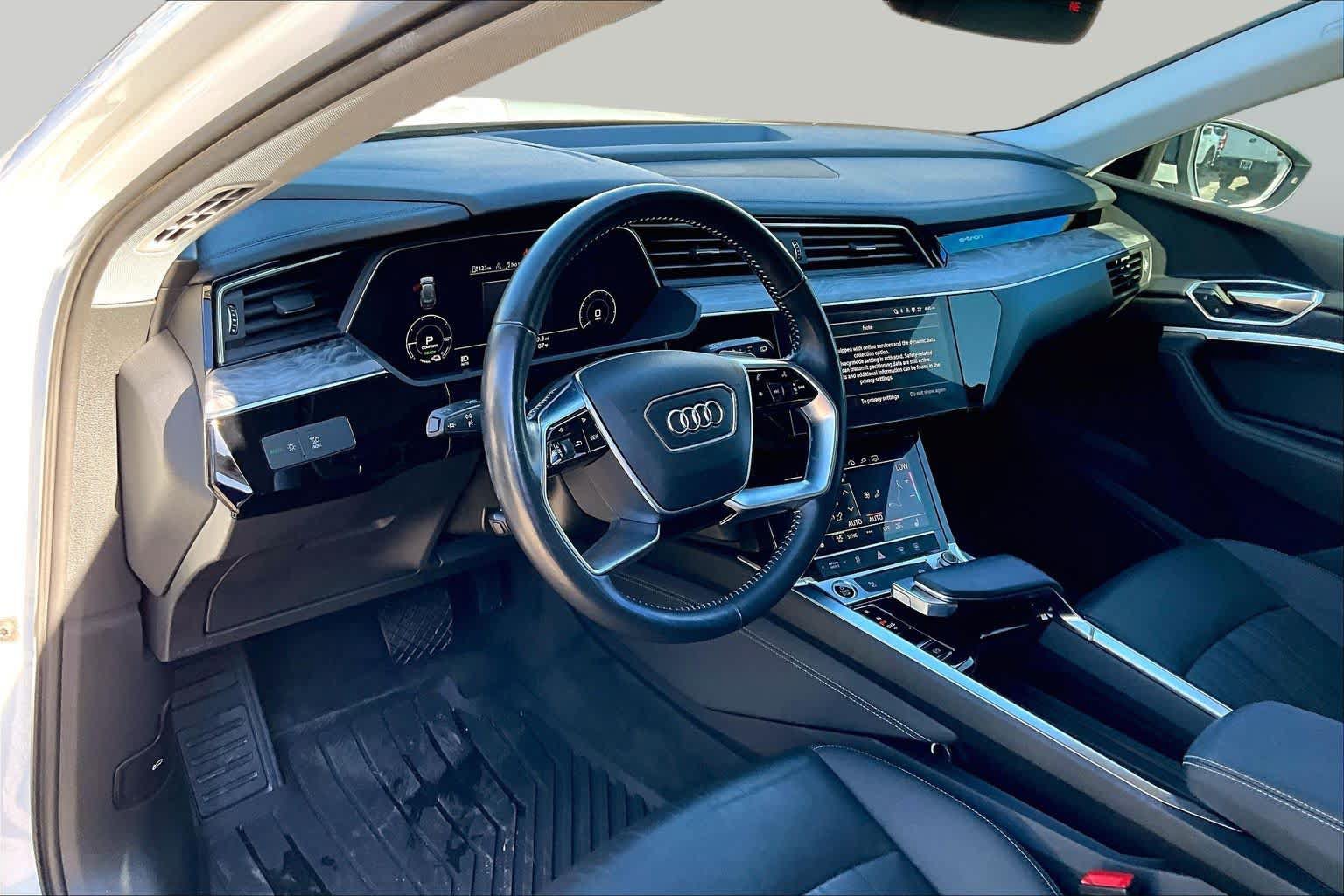 Used 2021 Audi e-tron Premium w/ Convenience Plus Package AWD/4WD image 17
