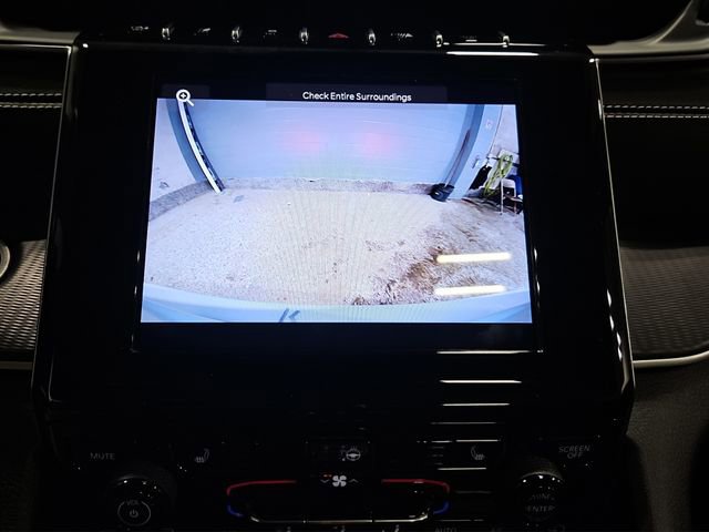 Used 2023 Jeep Grand Cherokee Altitude AWD/4WD image 16