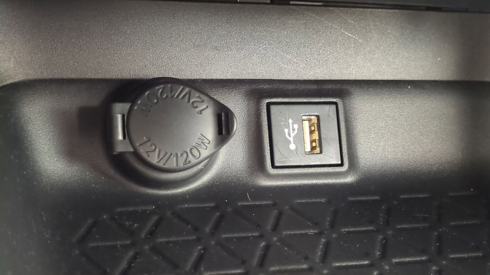 Used 2023 Toyota RAV4 XLE image 34