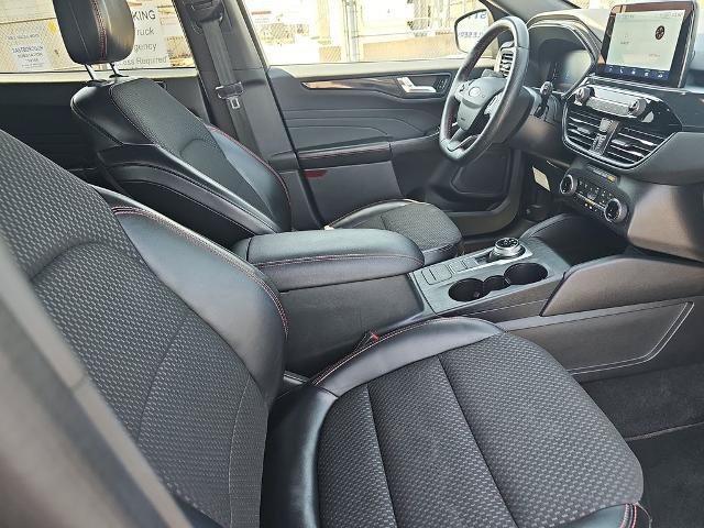 Certified 2023 Ford Escape ST-Line AWD/4WD image 10