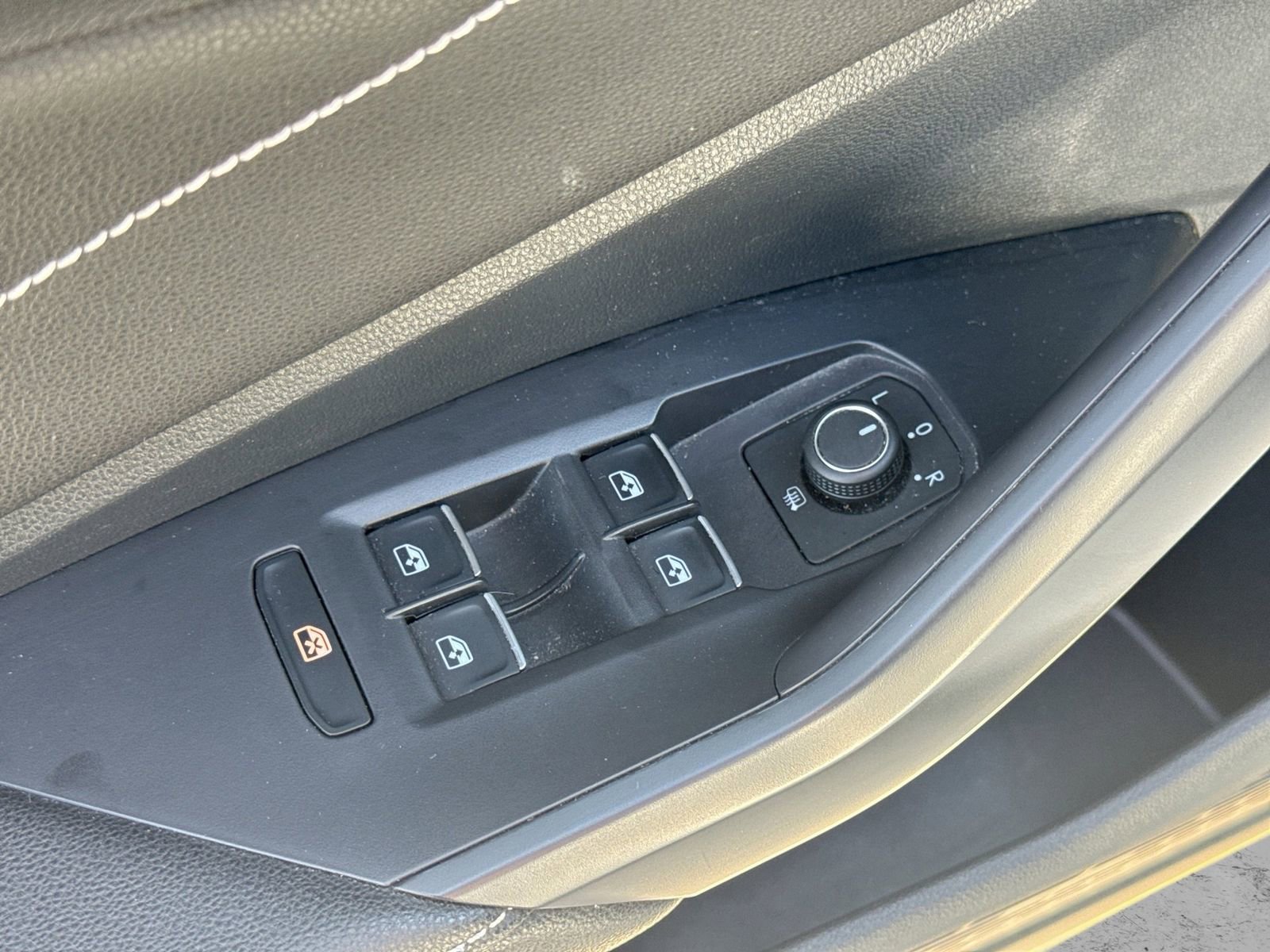 Used 2024 Volkswagen Jetta SEL FWD image 19