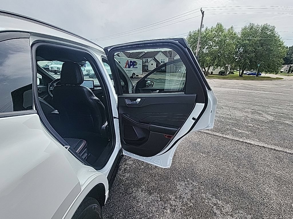 Certified 2024 Ford Escape ST-Line w/ Tech Pack #1 AWD/4WD image 13