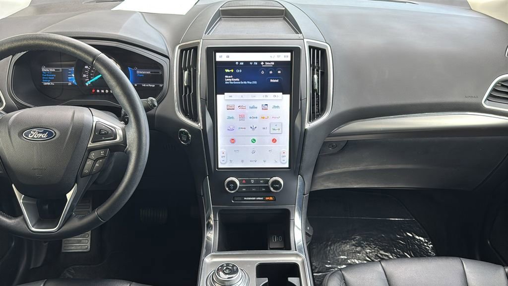 Certified 2022 Ford Edge Titanium w/ Class II Trailer Tow Package image 9