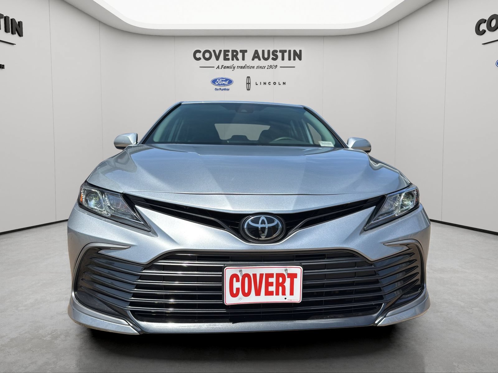 Used 2023 Toyota Camry LE FWD image 3