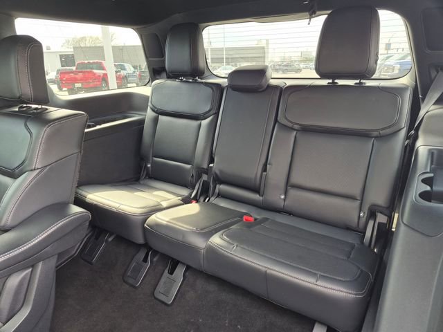 Certified 2025 Ford Expedition Platinum w/ Stealth Performance Package AWD/4WD image 18