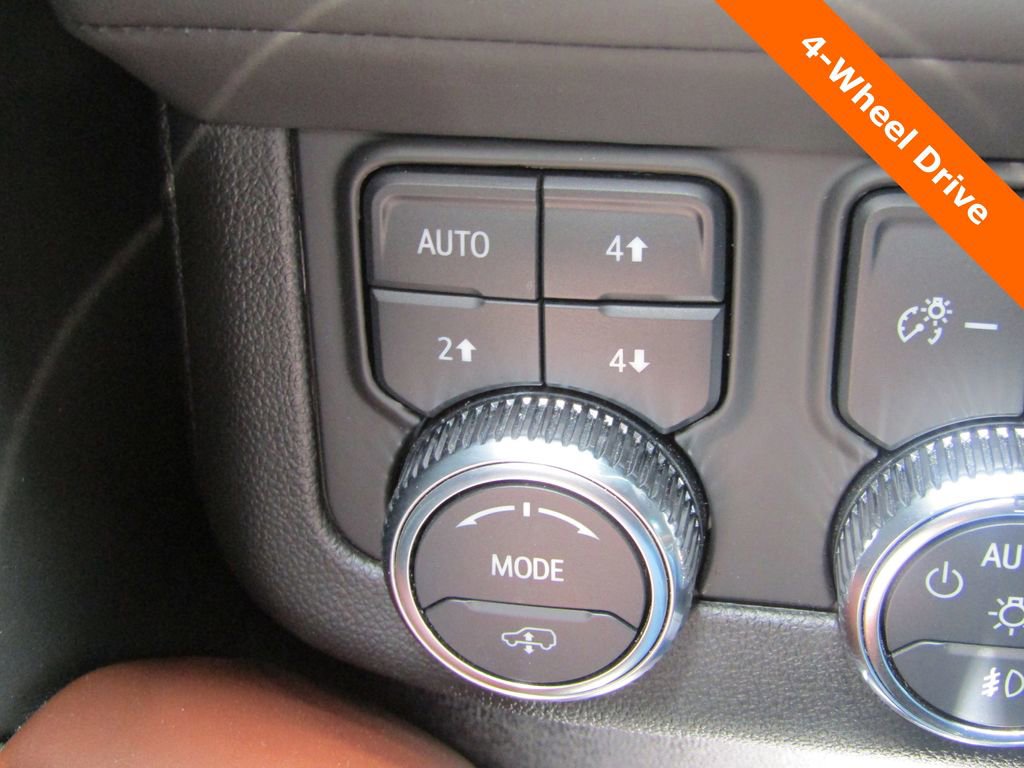 Used 2024 GMC Yukon Denali Ultimate AWD/4WD image 14