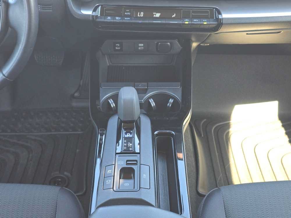 Used 2023 Toyota Prius LE FWD image 13