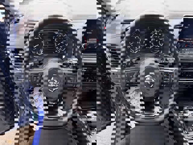 Used 2023 Nissan Rogue S image 12