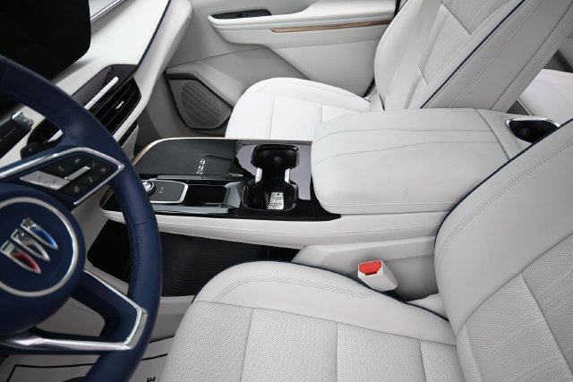 Used 2025 Buick Enclave Avenir w/ Trailering Package, 5000 lbs. FWD image 29