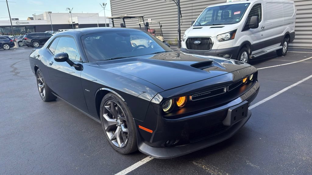 Used 2019 Dodge Challenger R/T RWD image 4