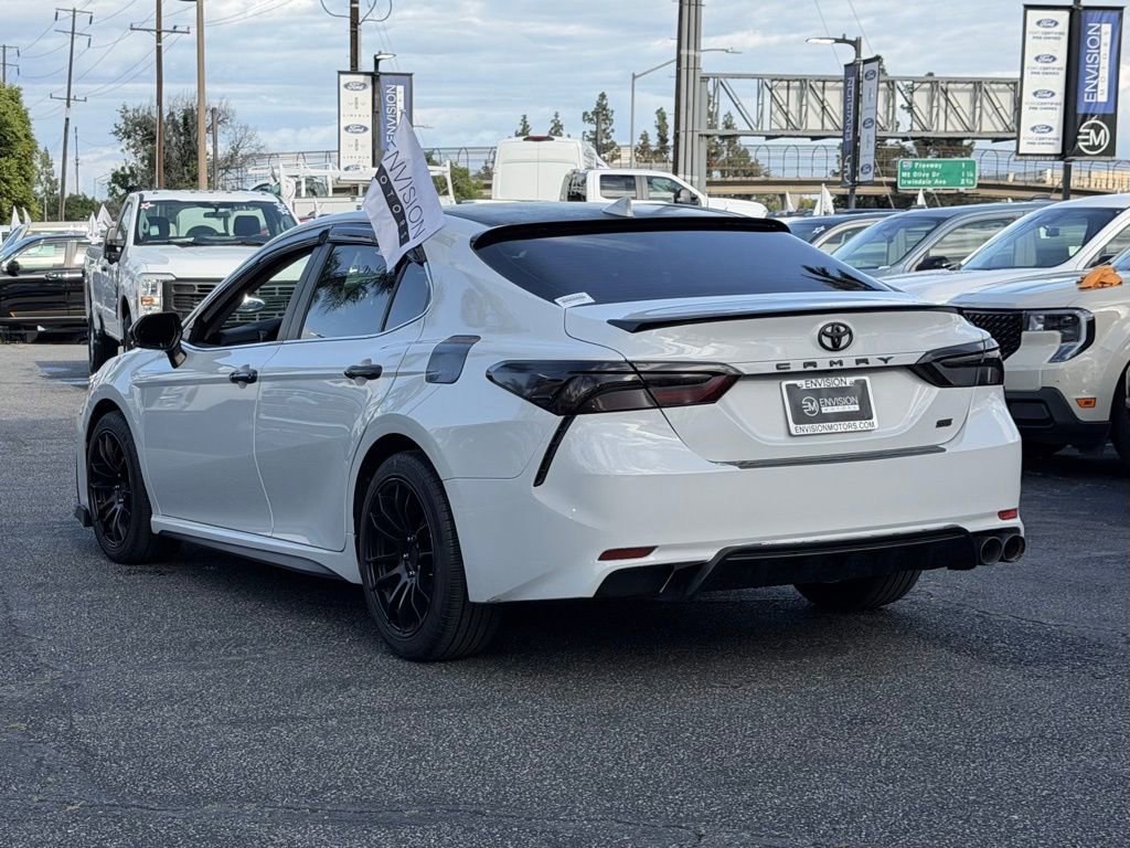 Used 2022 Toyota Camry SE w/ Convenience Package FWD image 6