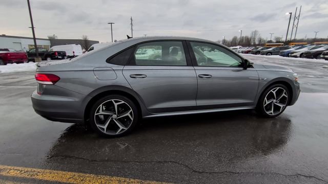 Used 2021 Volkswagen Passat 2.0T R-Line image 10