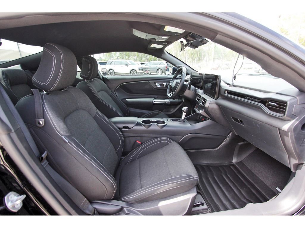 Certified 2024 Ford Mustang Coupe image 21