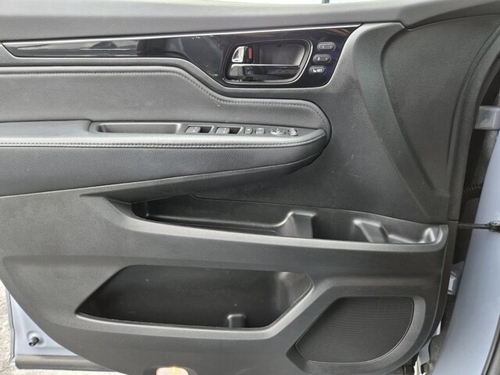 Used 2023 Honda Odyssey Elite image 39
