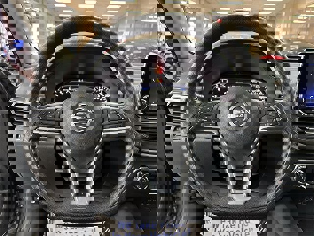 Used 2024 Nissan Altima 2.5 SV image 6