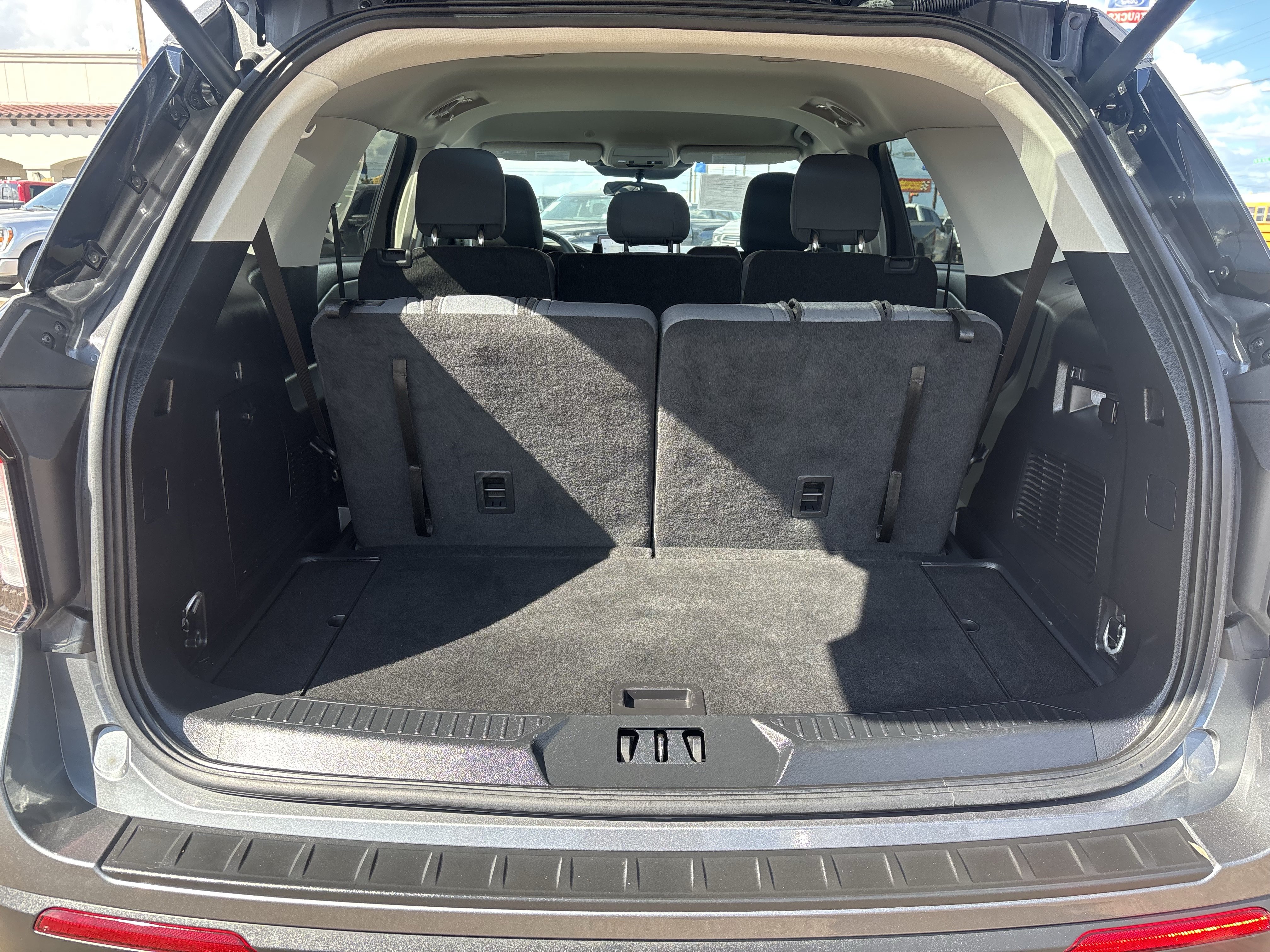 Certified 2025 Ford Explorer Active RWD image 18