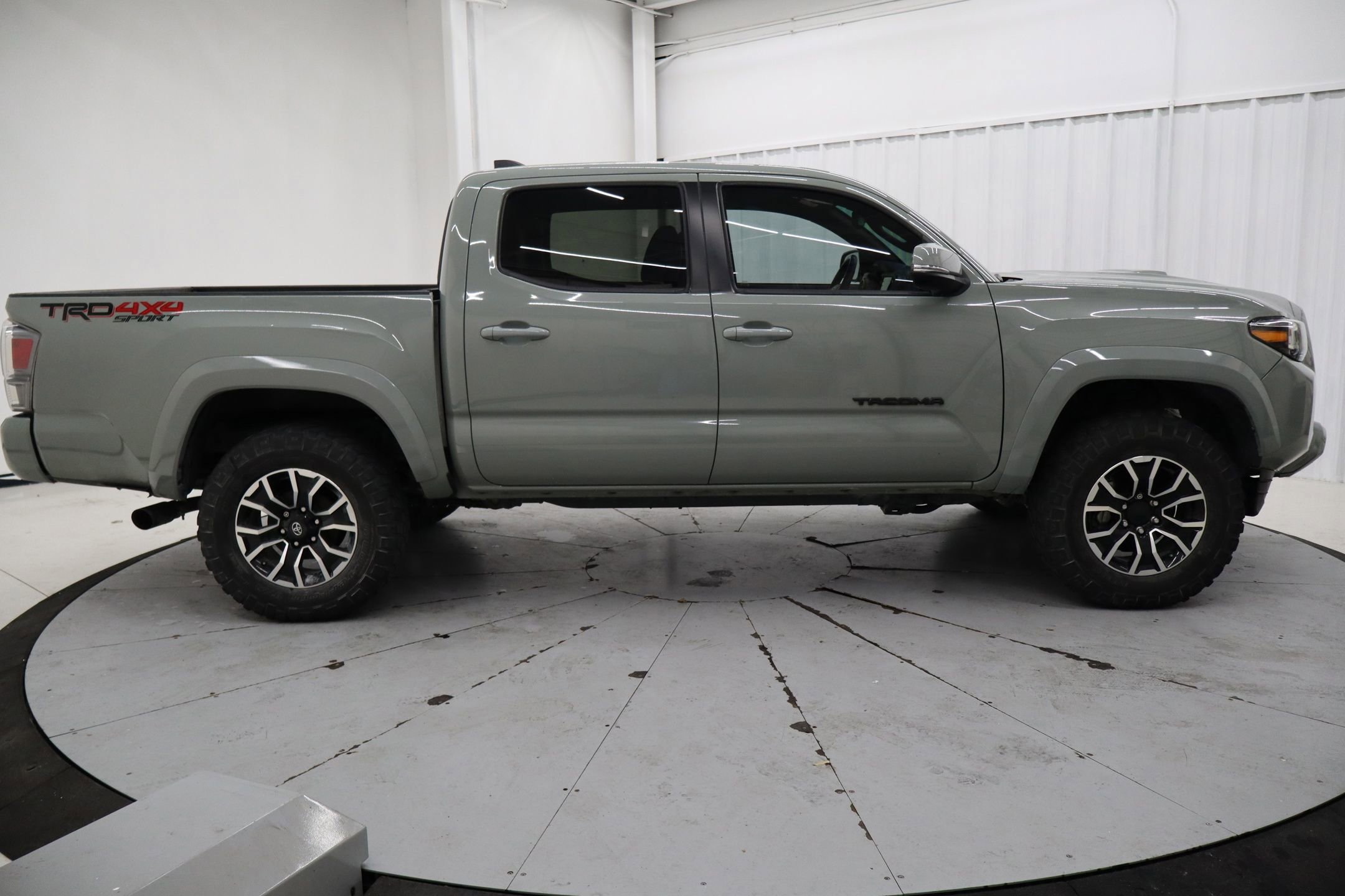 Used 2022 Toyota Tacoma TRD Sport image 5