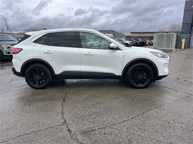 Certified 2020 Ford Escape SE image 2