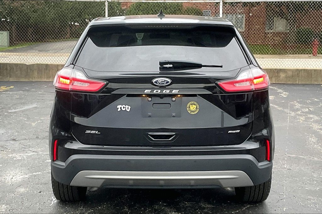Certified 2022 Ford Edge SEL w/ Convenience Package AWD/4WD image 3