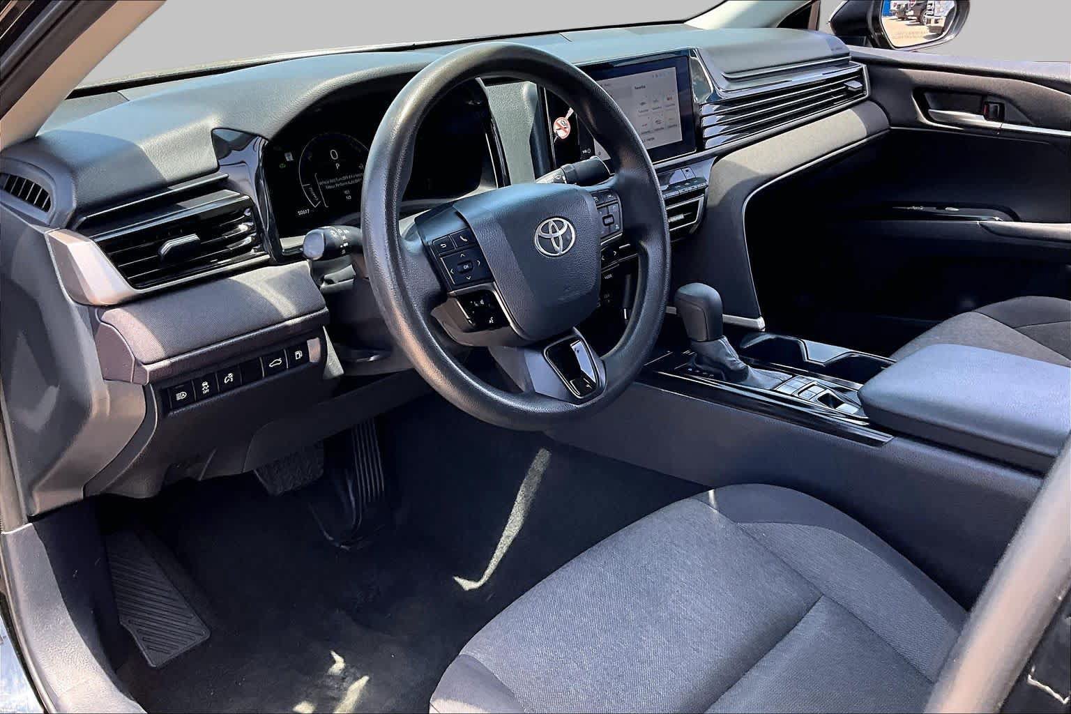 Used 2025 Toyota Camry LE FWD image 17