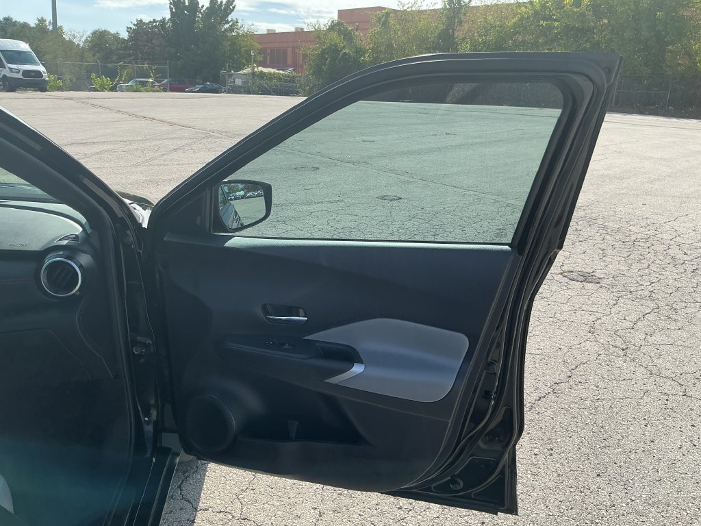 Used 2023 Nissan Kicks SR w/ SR Premium Package FWD image 16