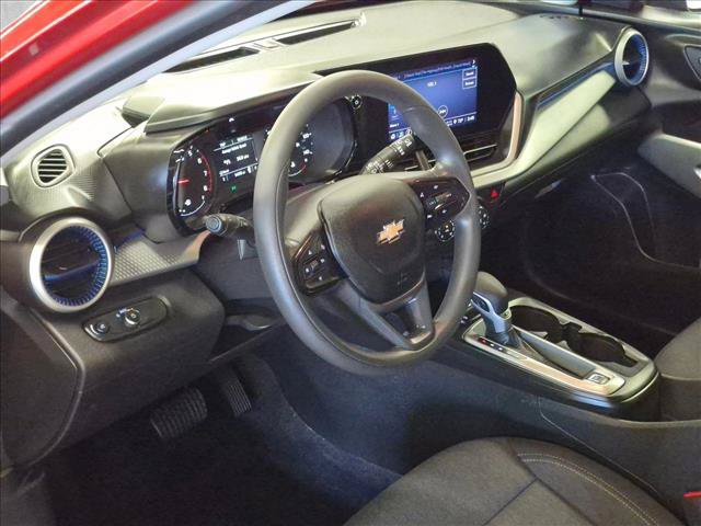 Used 2024 Chevrolet Trax LS w/ LS Convenience Package FWD image 10