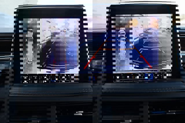 Used 2021 Chevrolet Suburban High Country image 12