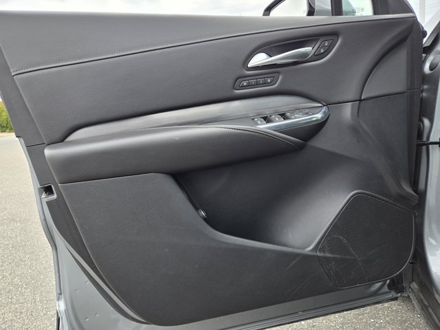 Used 2025 Cadillac XT4 Premium Luxury FWD image 17