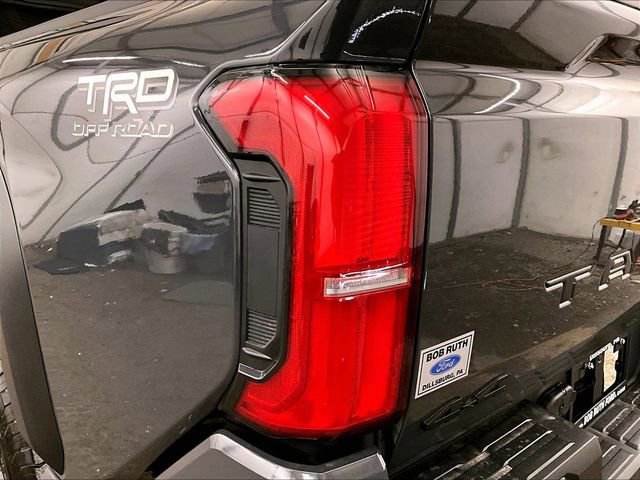 Used 2025 Toyota Tacoma TRD Off-Road w/ TRD Off Road Upgrade Package AWD/4WD image 28