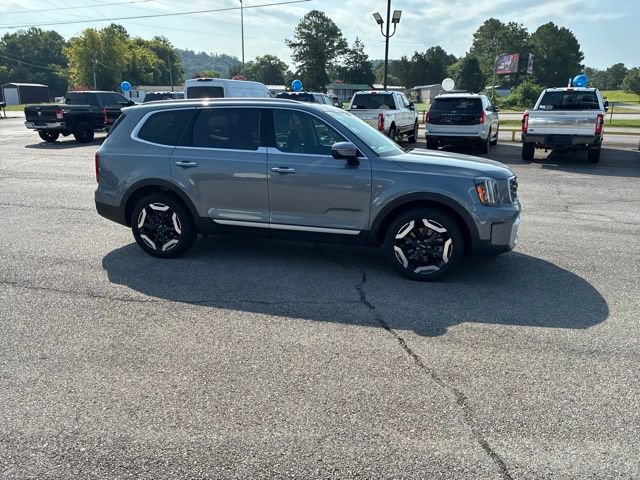 Used 2025 Kia Telluride S FWD image 47