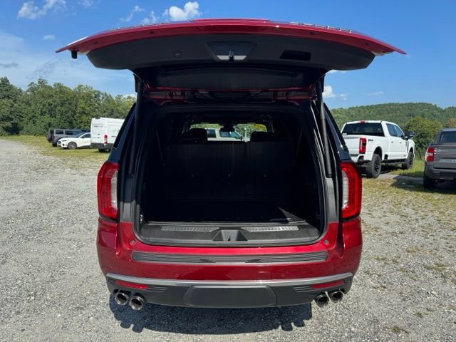Used 2024 GMC Yukon XL Denali AWD/4WD image 8