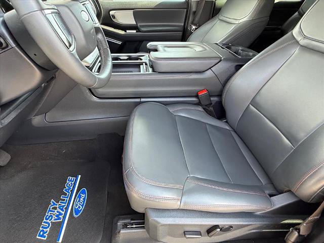Certified 2025 Ford Expedition Active AWD/4WD image 13