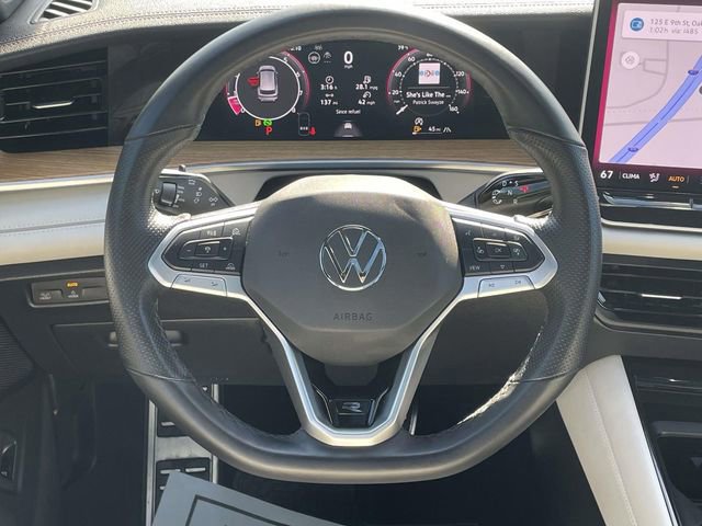 Used 2025 Volkswagen Tiguan SEL R-Line AWD/4WD image 13
